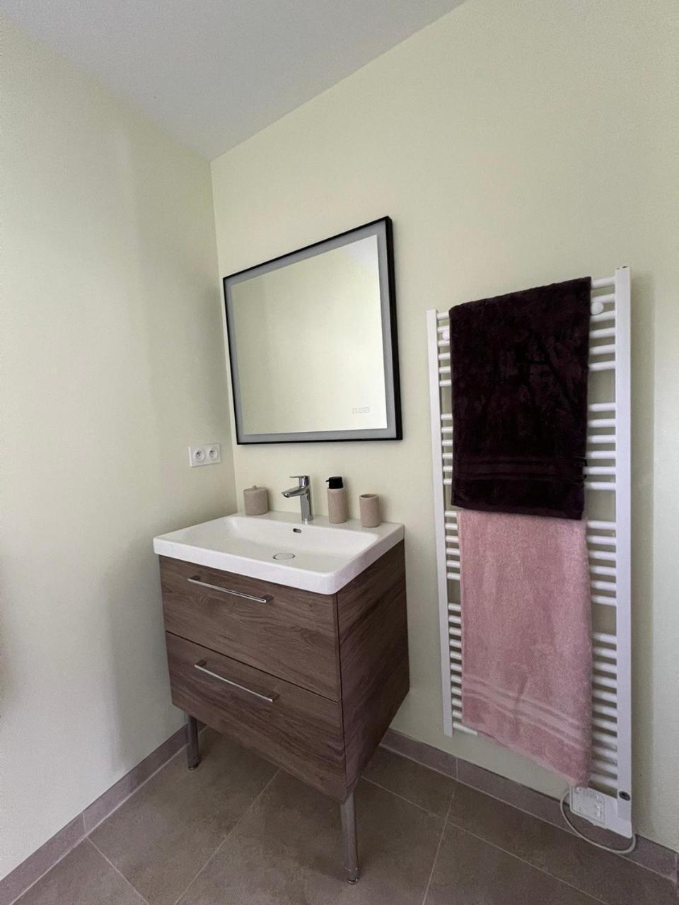 La Valentine Love Room Gites Des 3 Lavoirs Bourogne Exterior foto